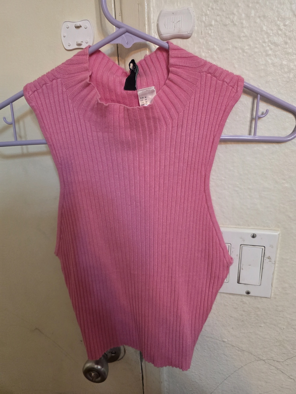 H&M Pink Ribbed Sleeveless Mock Neck Crop Top